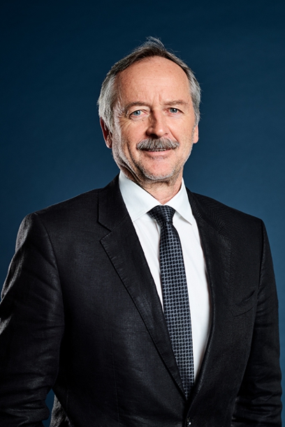 Portrait of Dr Diethard Kratzer